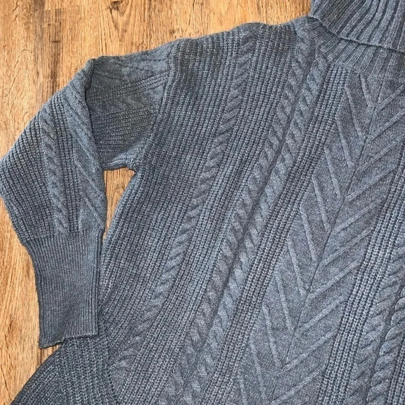 Elie Tahari • Cable Knit Turtleneck Sweater - Picture 4 of 11